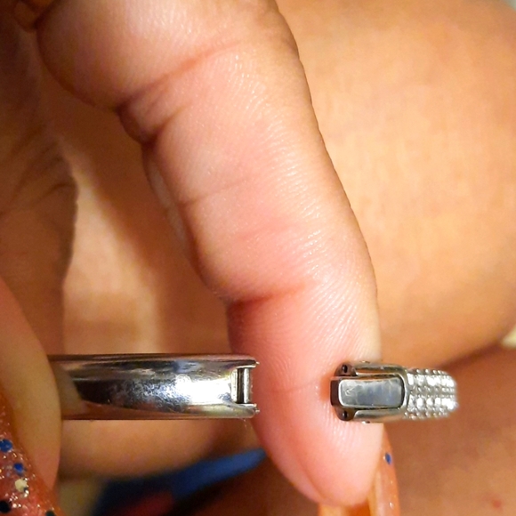 NEW AUTHENTIC GENUINE SWAROVSKI TENNIS BANGLE - Picture 7 of 10